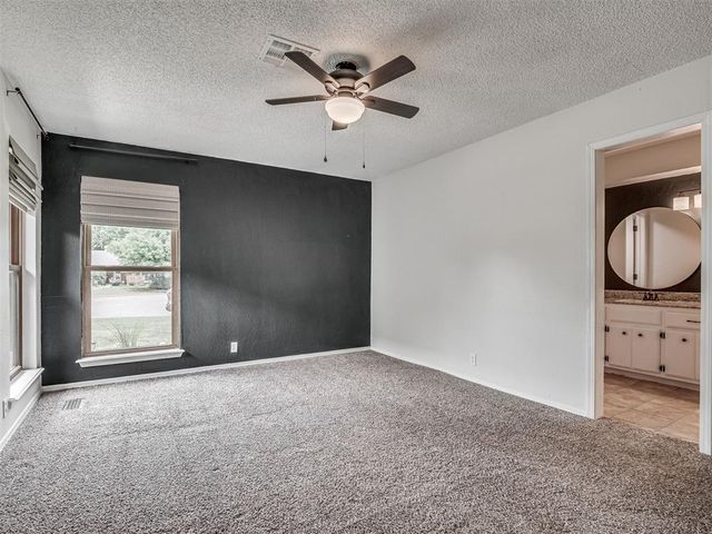 3828 Skyward Circle, Yukon, OK 73099