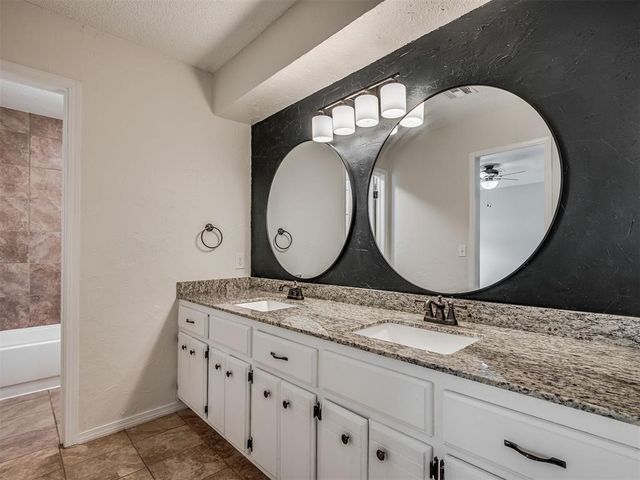 3828 Skyward Circle, Yukon, OK 73099