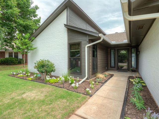 3828 Skyward Circle, Yukon, OK 73099