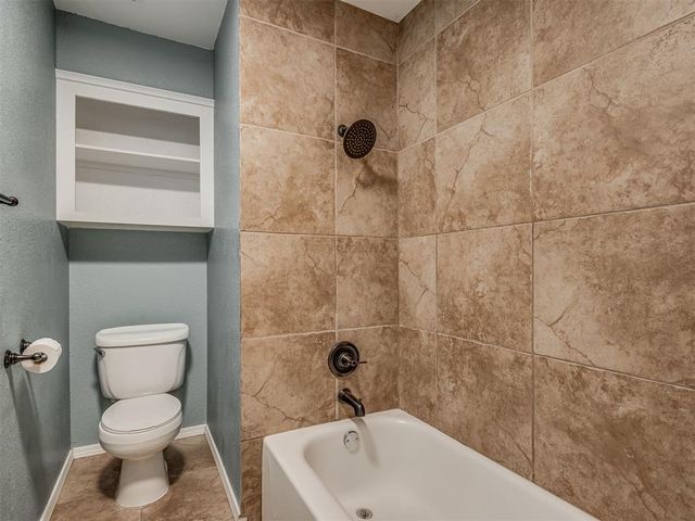3828 Skyward Circle, Yukon, OK 73099