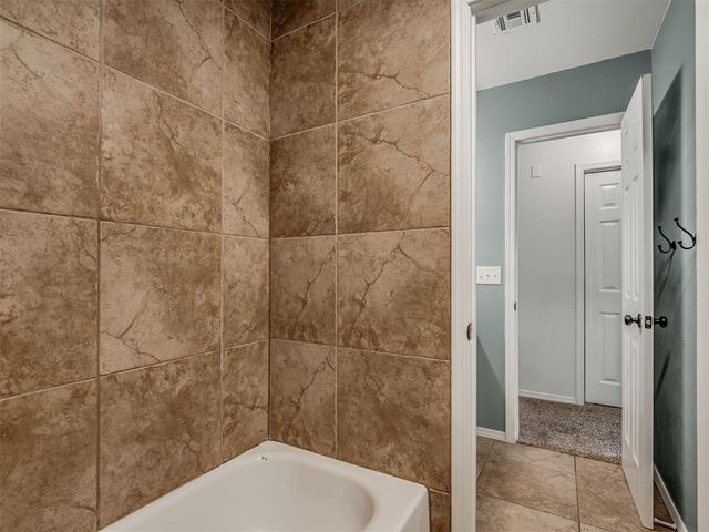3828 Skyward Circle, Yukon, OK 73099
