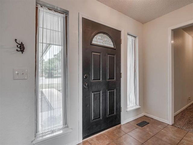 3828 Skyward Circle, Yukon, OK 73099