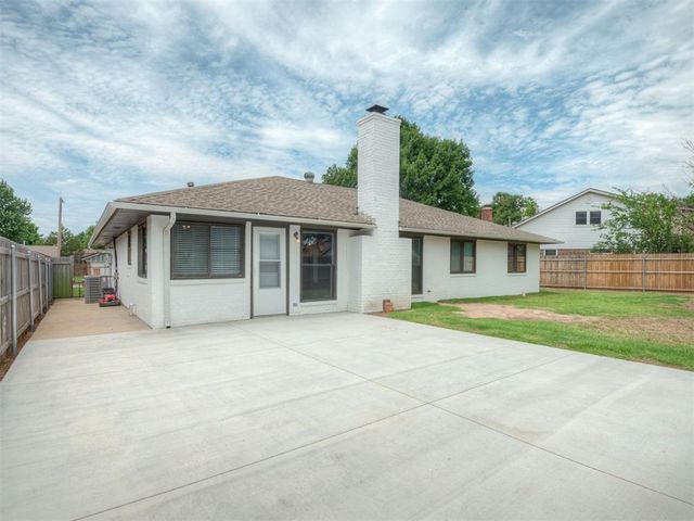 3828 Skyward Circle, Yukon, OK 73099
