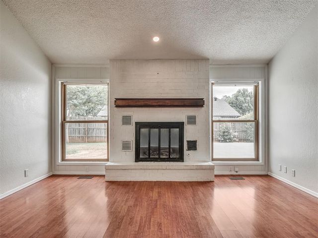 3828 Skyward Circle, Yukon, OK 73099