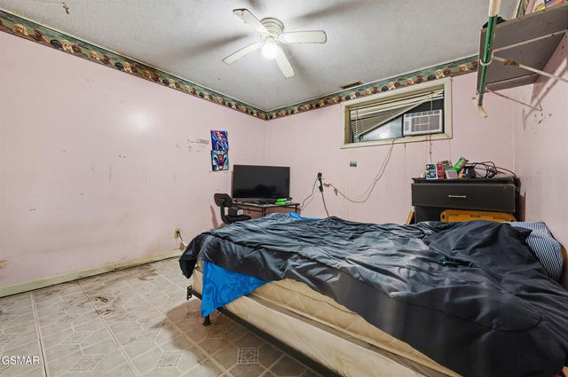 835 Ailey Church Lane, Sevierville, TN 37876