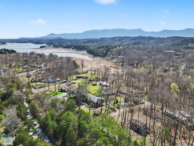 835 Ailey Church Lane, Sevierville, TN 37876