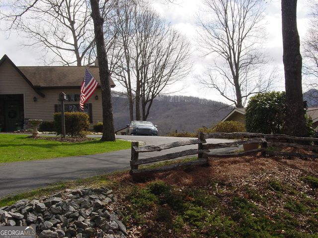 5170 Pine Crest Road, Young Harris, GA 30582