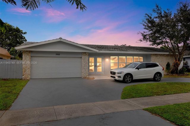 3500 N Park Rd, Hollywood, FL 33021