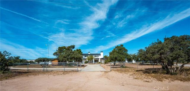 7788 Columbine, Oak Hills, CA 92344