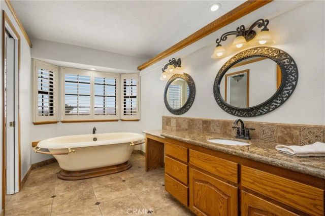 7788 Columbine, Oak Hills, CA 92344