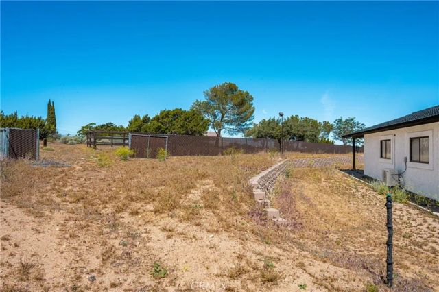 7788 Columbine, Oak Hills, CA 92344