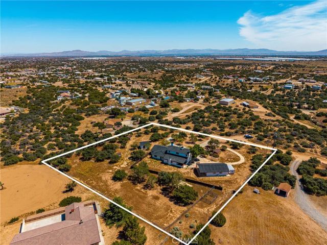 7788 Columbine, Oak Hills, CA 92344