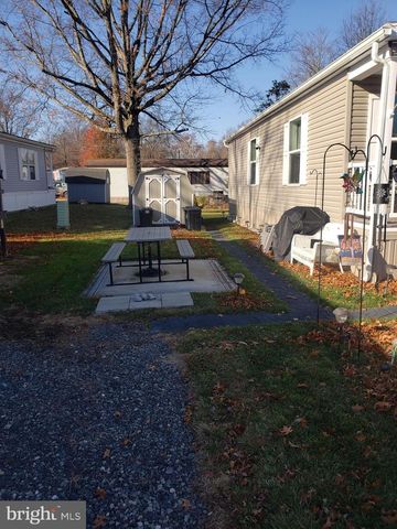 66 CEDAR DR, Quakertown, PA 18951