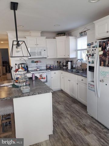 66 CEDAR DR, Quakertown, PA 18951