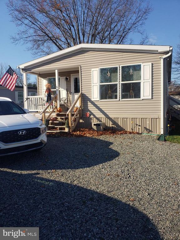 66 CEDAR DR, Quakertown, PA 18951