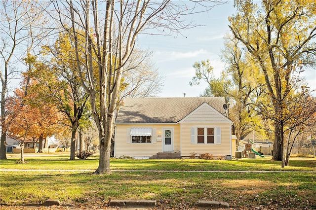 603 S Sycamore Street, Ottawa, KS 66067