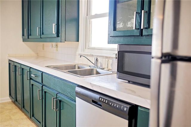 603 S Sycamore Street, Ottawa, KS 66067