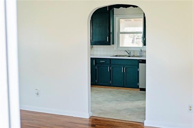 603 S Sycamore Street, Ottawa, KS 66067