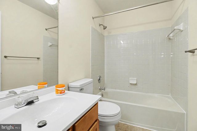9715 LUGUNA RD, Baltimore, MD 21220