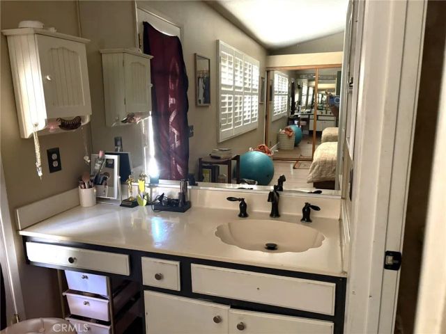 22552 Barcotta Drive, Saugus, CA 91350
