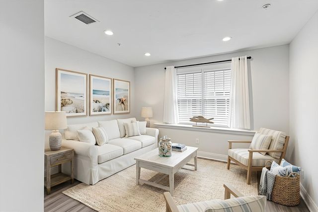 9 Sunflower Way, Plymouth, MA 02360