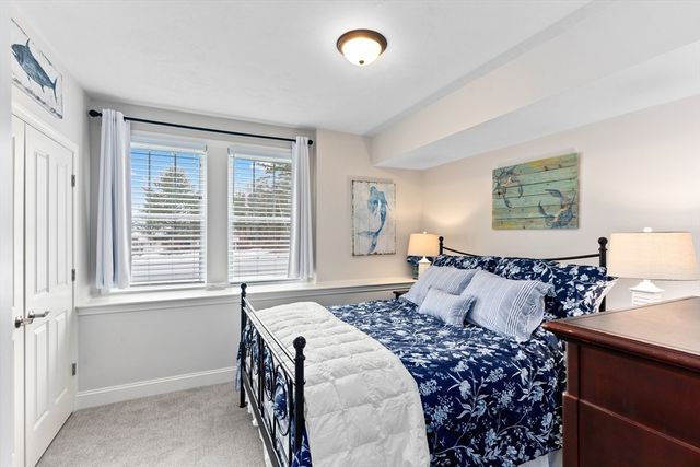 9 Sunflower Way, Plymouth, MA 02360