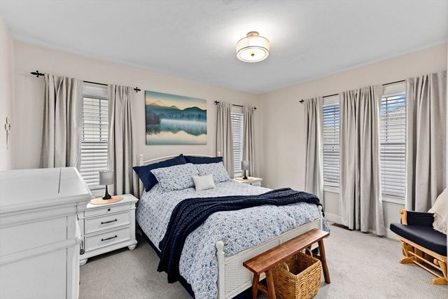 9 Sunflower Way, Plymouth, MA 02360