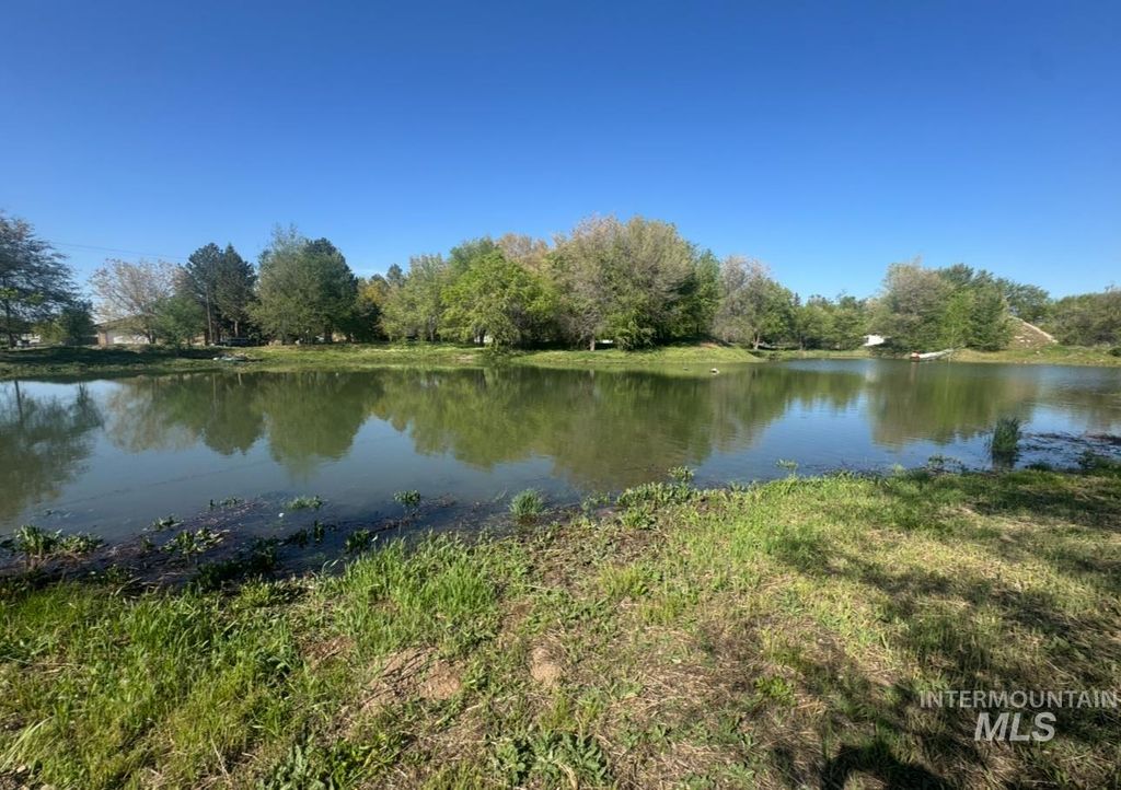 5601 E Victory Rd, Nampa, ID 83687 photo 2