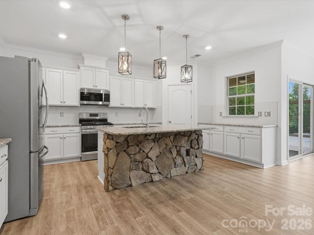 1049 Bannister Road, Waxhaw, NC 28173