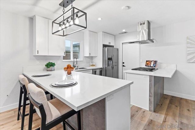 9737 Roe Dr, Santee, CA 92071