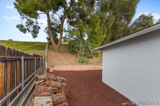 9737 Roe Dr, Santee, CA 92071