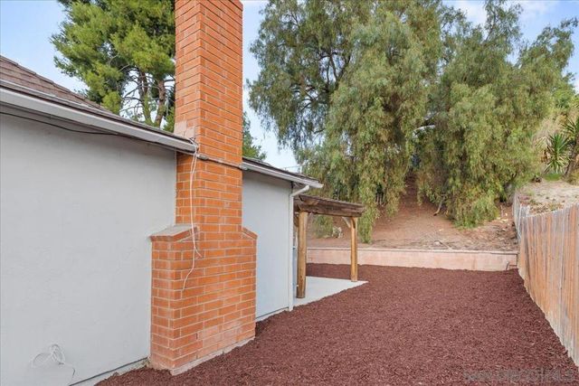 9737 Roe Dr, Santee, CA 92071