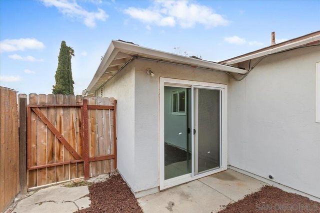 9737 Roe Dr, Santee, CA 92071