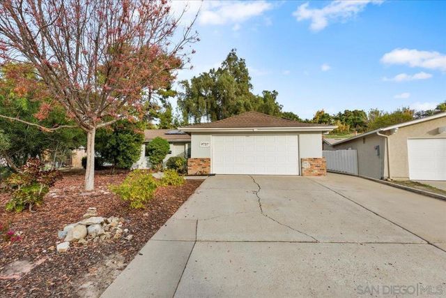 9737 Roe Dr, Santee, CA 92071