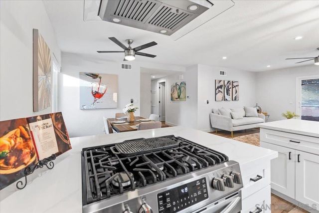 9737 Roe Dr, Santee, CA 92071