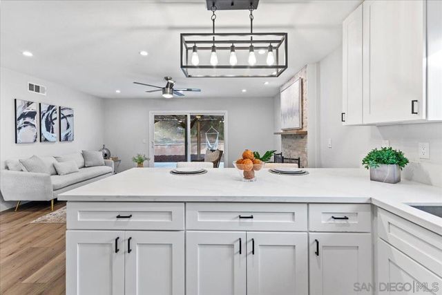 9737 Roe Dr, Santee, CA 92071