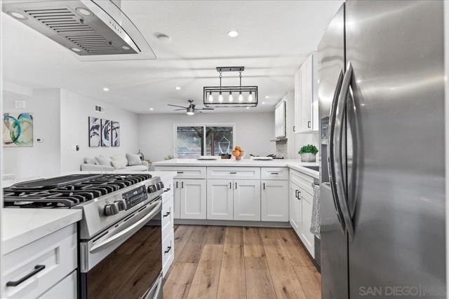 9737 Roe Dr, Santee, CA 92071