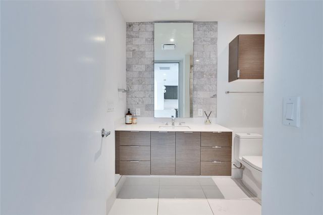 301 West Ave 1103, Austin, TX 78701