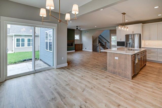 1273 Stonehaven Drive, Sun Prairie, WI 53590