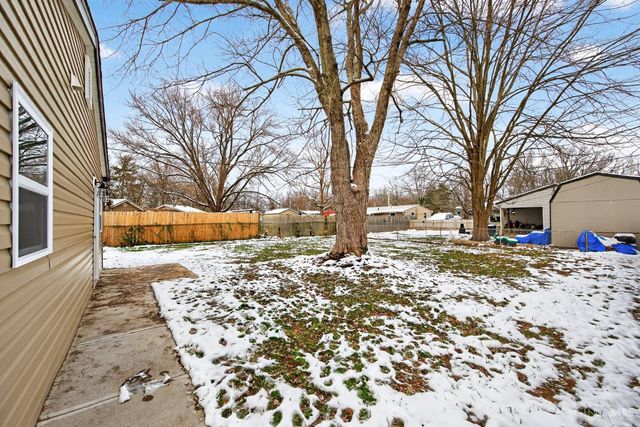 60 S Orchard Circle, Blanchester, OH 45107