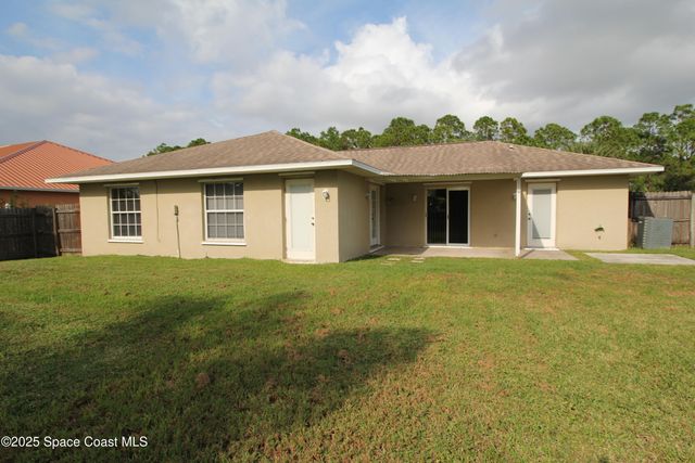 618 Sturbridge Terrace SE, Palm Bay, FL 32909