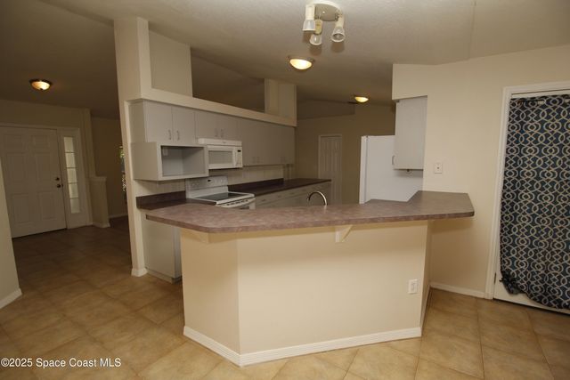 618 Sturbridge Terrace SE, Palm Bay, FL 32909