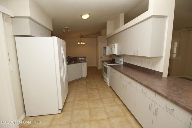 618 Sturbridge Terrace SE, Palm Bay, FL 32909