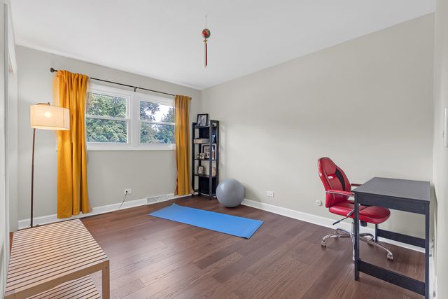 1320 Deerfield Place, Highland Park, IL 60035