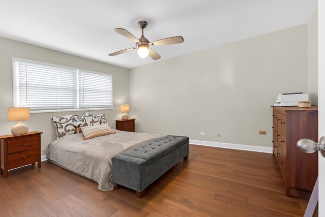 1320 Deerfield Place, Highland Park, IL 60035