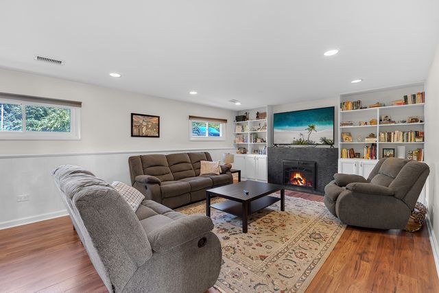 1320 Deerfield Place, Highland Park, IL 60035