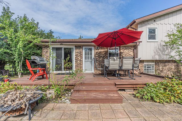 1320 Deerfield Place, Highland Park, IL 60035