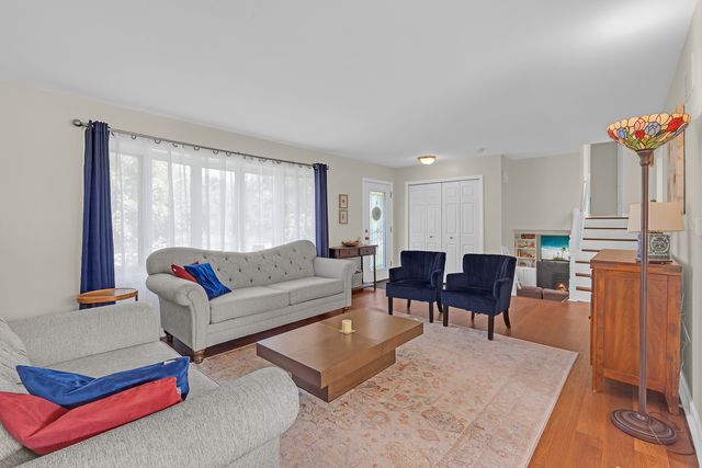 1320 Deerfield Place, Highland Park, IL 60035