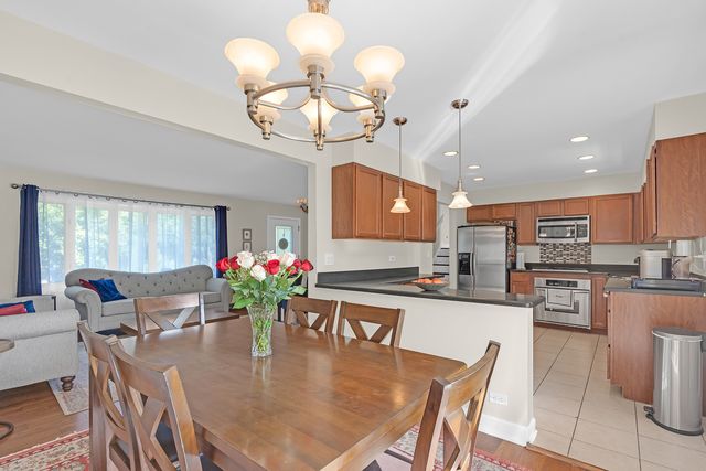 1320 Deerfield Place, Highland Park, IL 60035