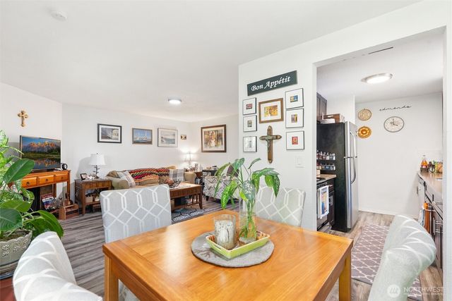 9010 236th Street SW, Edmonds, WA 98026